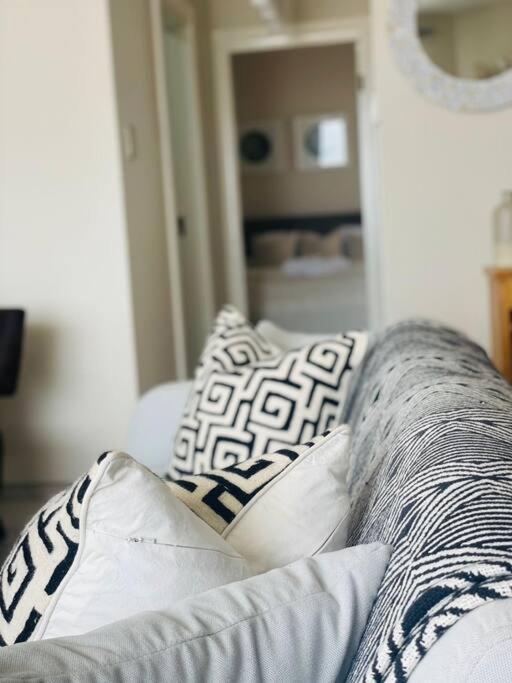 A Zen And Chic Beachfront Apartment 스바코프문트 외부 사진