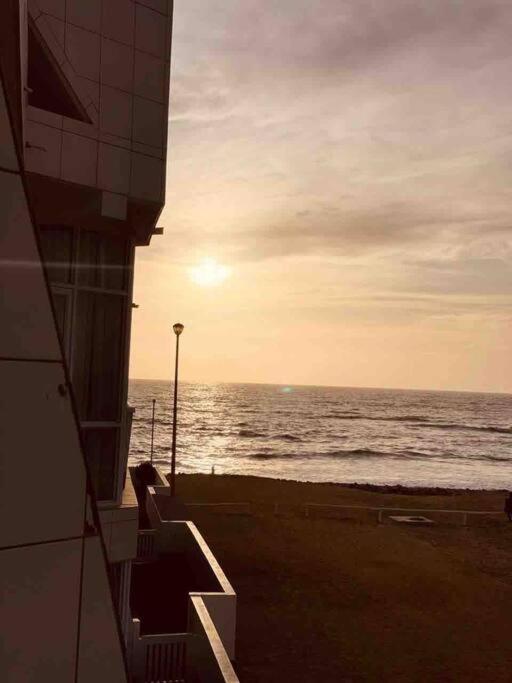 A Zen And Chic Beachfront Apartment 스바코프문트 외부 사진