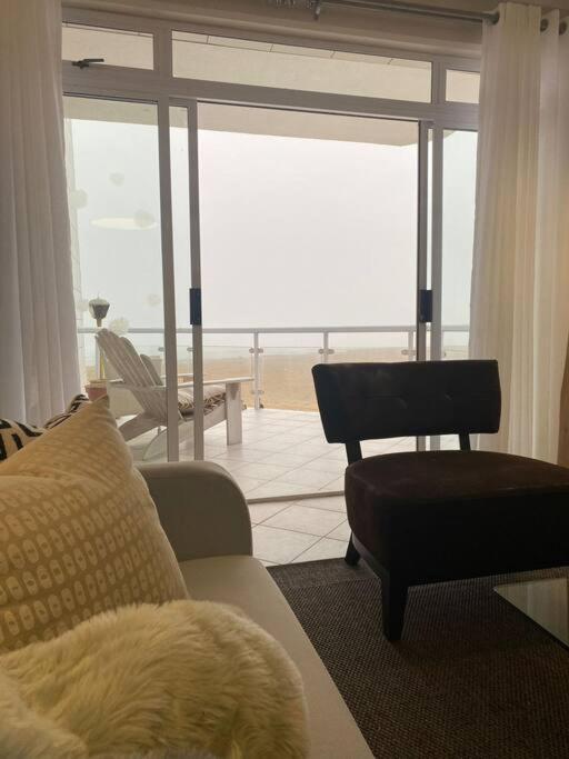 A Zen And Chic Beachfront Apartment 스바코프문트 외부 사진