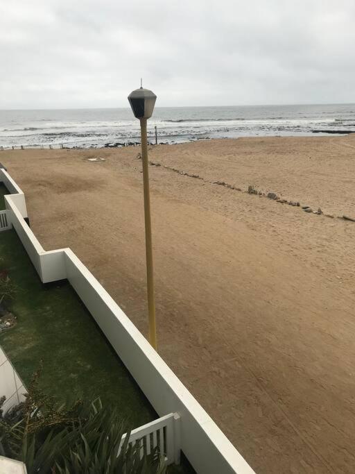 A Zen And Chic Beachfront Apartment 스바코프문트 외부 사진